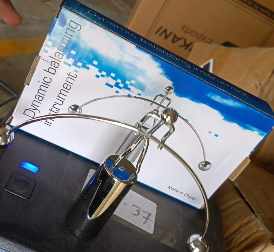 Metal pendulum balance toy Metal pendulum balance toy